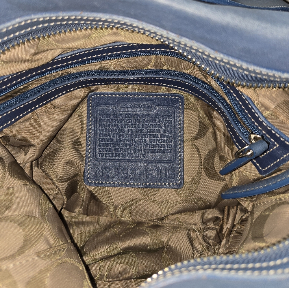 coach vintage legacy blue bag 9186. - Picture 3 of 3